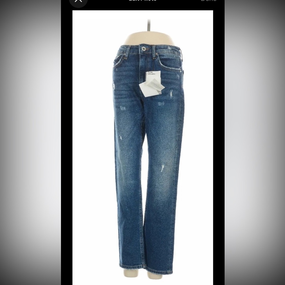 NWT Women’s Zara TRF Mid Rise Straight Cut Jeans. Size 2